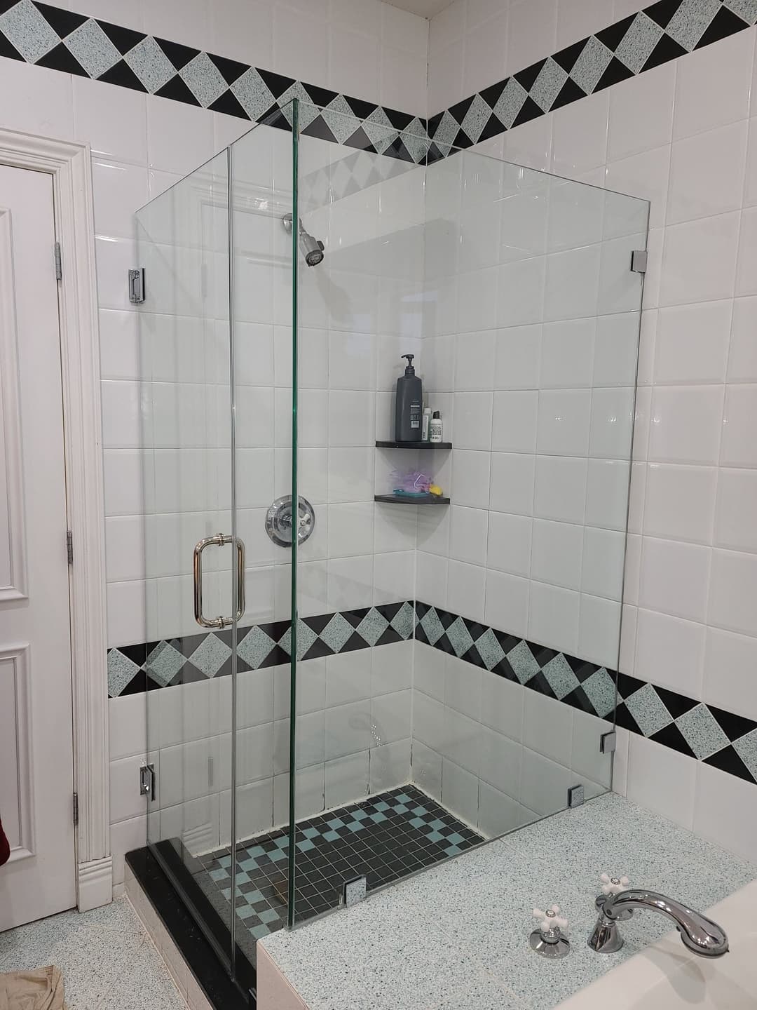 blue-gray wood-look tile jetted tub/shower combo